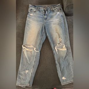 American eagle distressed ripped mom Jean- 10S- great condition